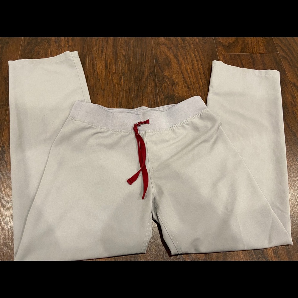 FIGS small petite Livingston in cement